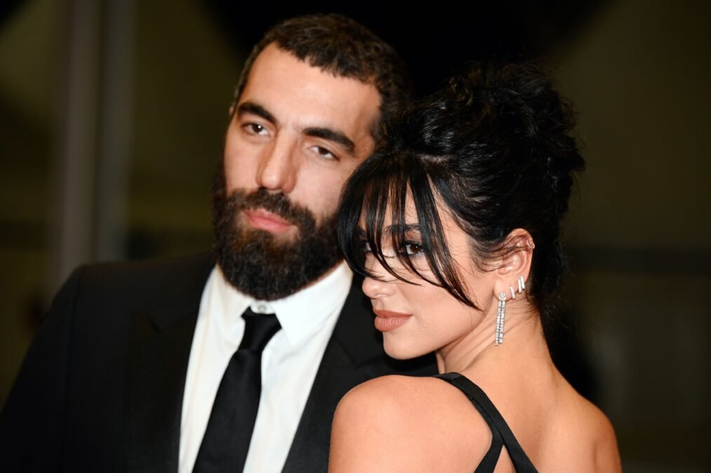 Dua Lipa Freund: Ein Blick auf ihr Liebesleben und ihre Beziehungen dua lipa freund